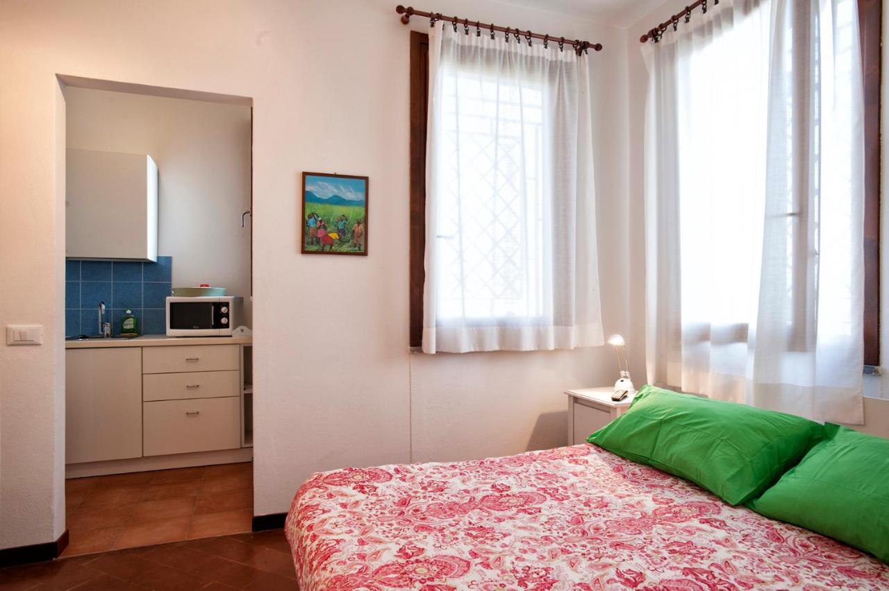 Casa Vacanze Tana Della Volpe Іспра Екстер'єр фото