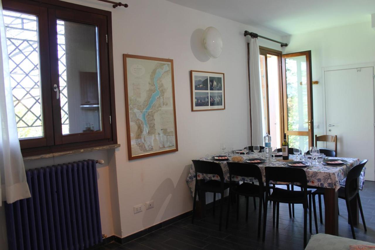 Casa Vacanze Tana Della Volpe Іспра Екстер'єр фото