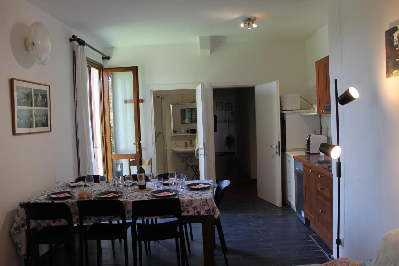 Casa Vacanze Tana Della Volpe Іспра Екстер'єр фото