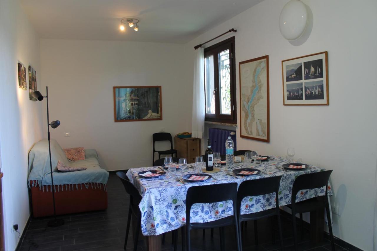 Casa Vacanze Tana Della Volpe Іспра Екстер'єр фото